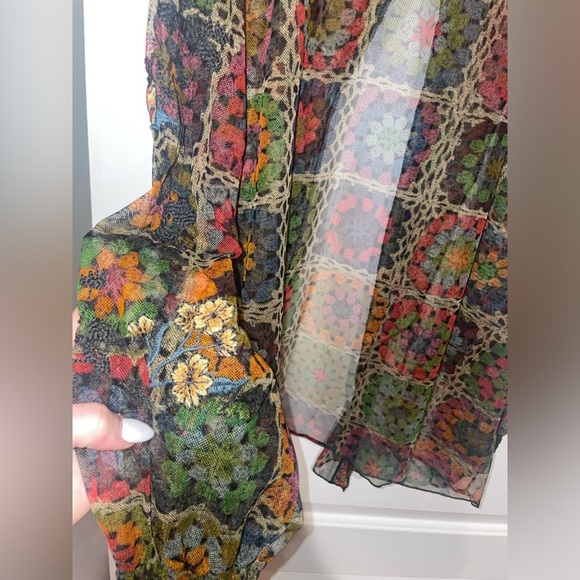 New! Johnny Was Flavie Mesh Embroidered Crochet 3D Flower Blouse 🌻 Medium - Picture 15 of 16